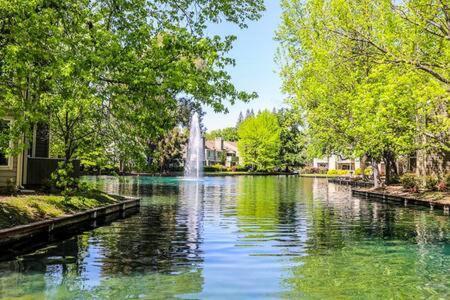 Experience Sacramento With Tranquil Lakeside Views 外观 照片